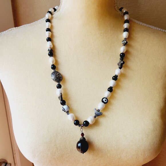 Genuine Pearl & Onyx Beaded 925 Sterling Silver Evil Eye Bird Cross Necklace - Picture 6 of 6